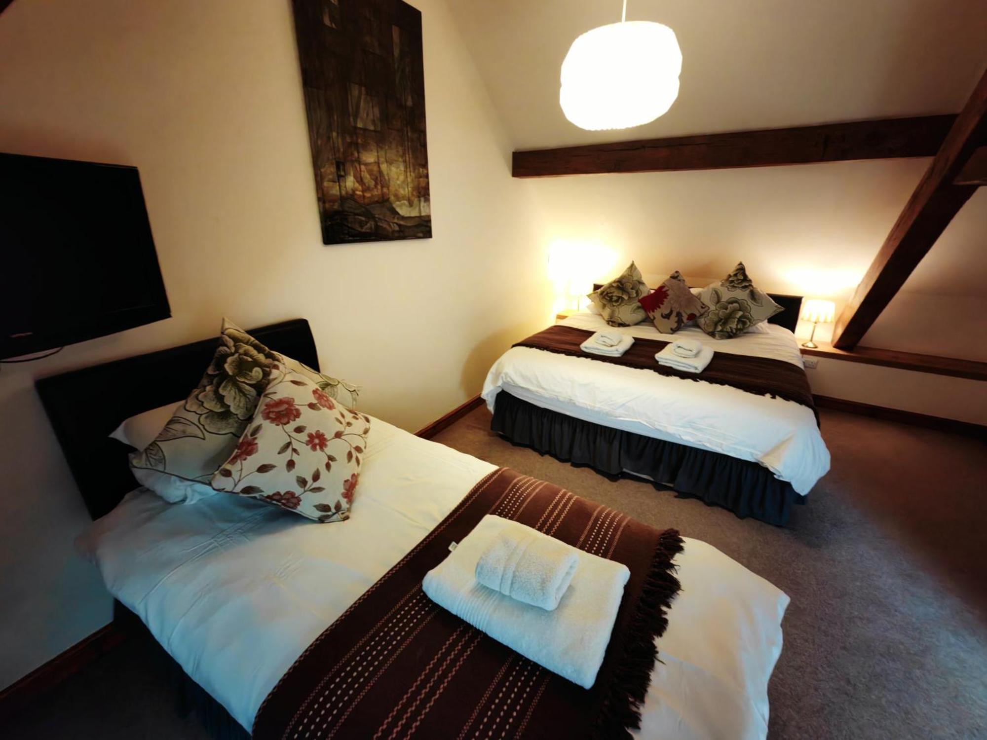 Dolgun Uchaf Historic B&B And Cottages In Snowdonia Dolgellau Exterior foto