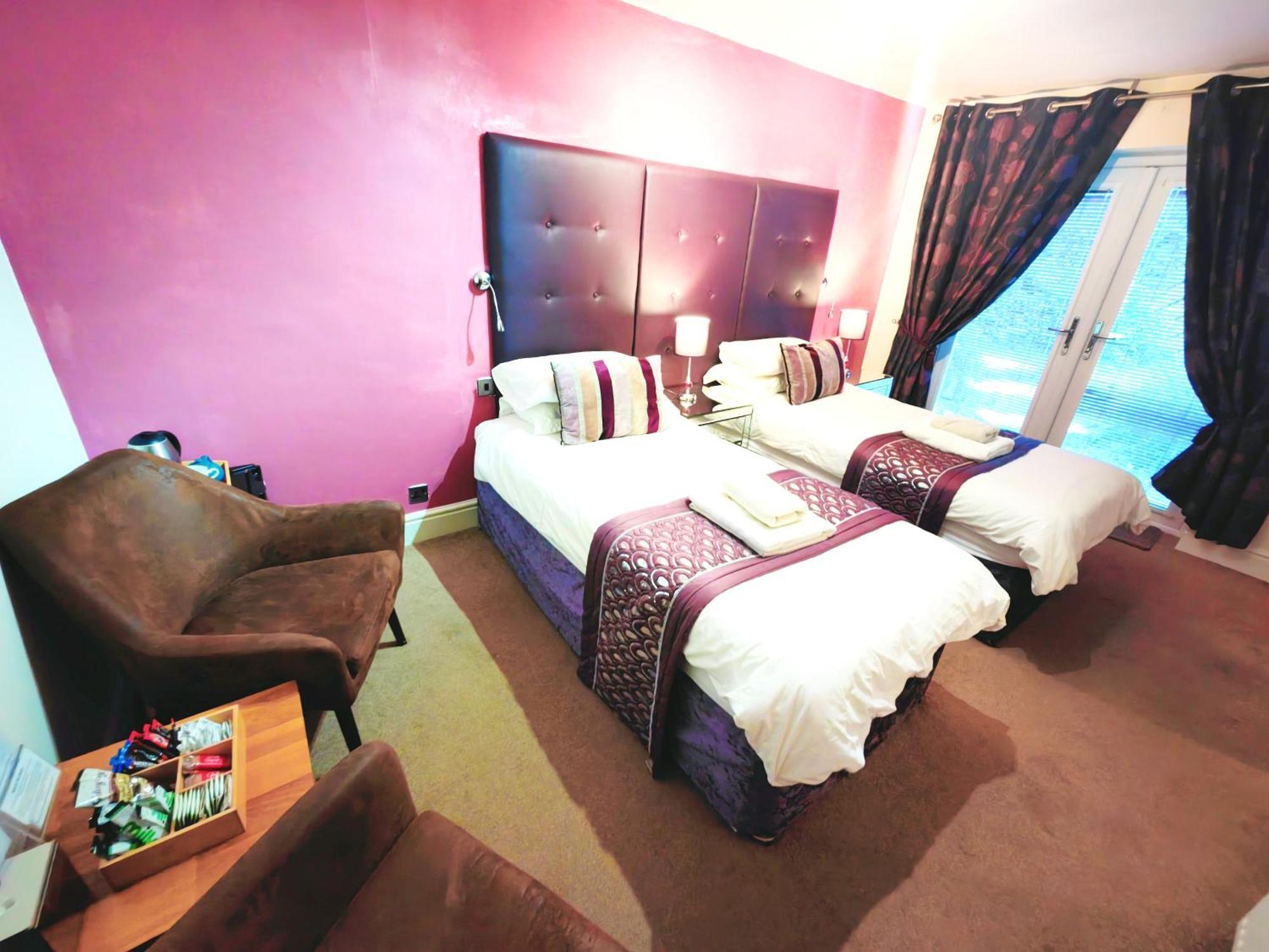 Dolgun Uchaf Historic B&B And Cottages In Snowdonia Dolgellau Exterior foto
